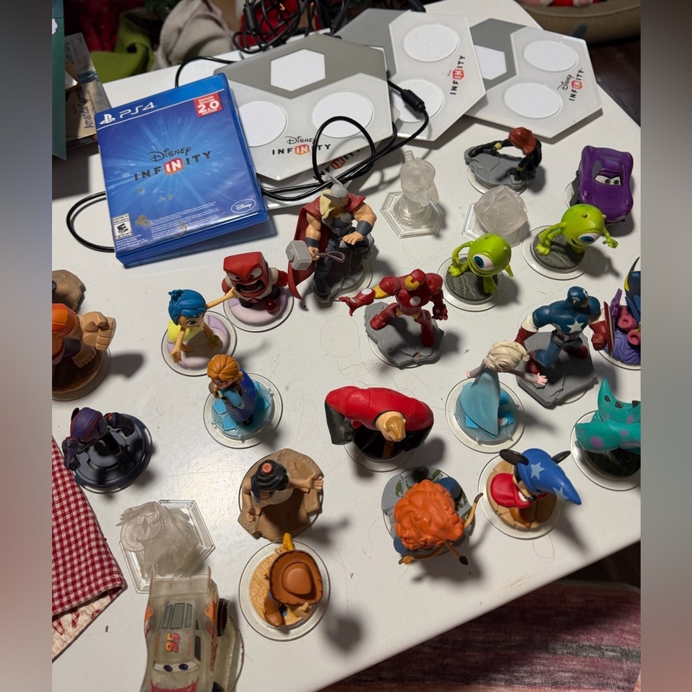 Disney Infinity 2.0 PS4 Mega Bundle - Marvel & Disney - PS5 Compatible!